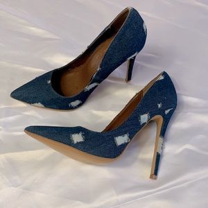 💙🖤RIPPED JEANS HEELS